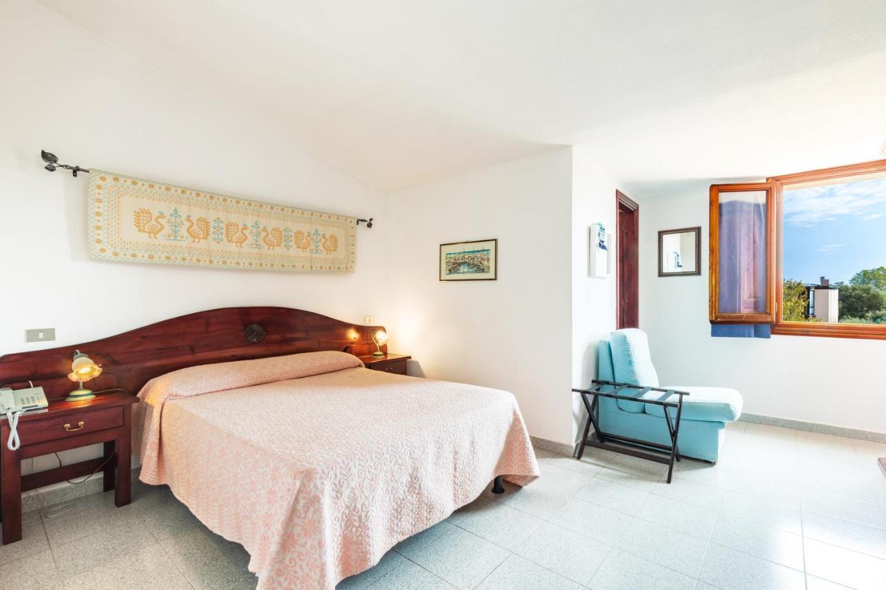 Hotel S'Ortale Con Parcheggio Interno E Ristorante All'Aperto Орозеи Екстериор снимка