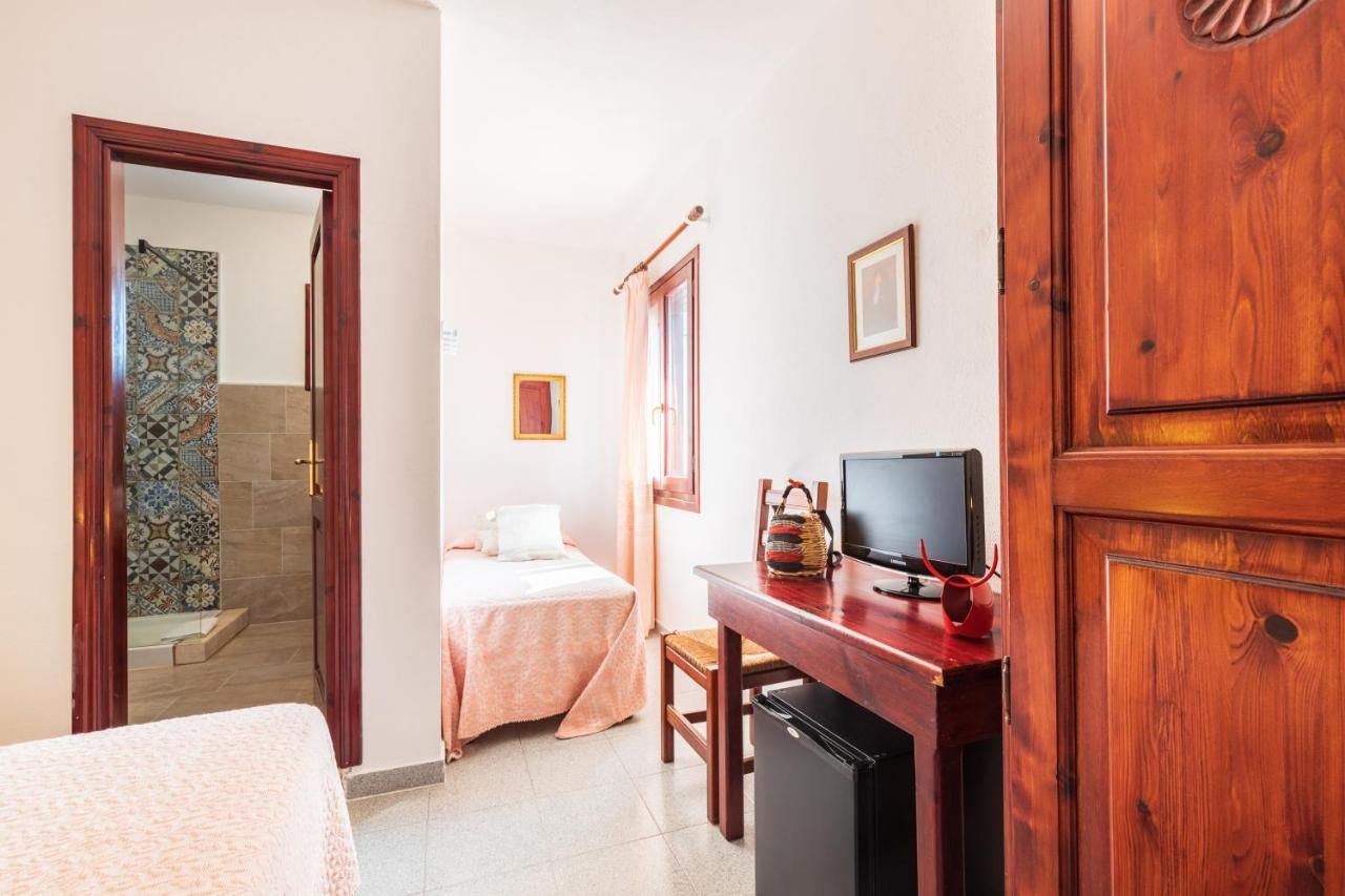 Hotel S'Ortale Con Parcheggio Interno E Ristorante All'Aperto Орозеи Екстериор снимка